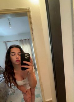 Lojen - Transsexual escort in Beirut Photo 11 of 12