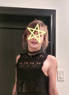 Loki - Masajista in Toronto Photo 7 of 7