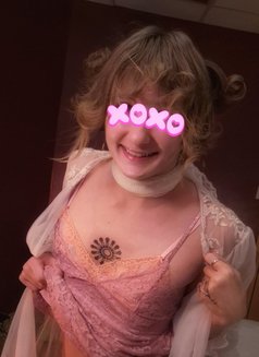 Loki - masseuse in Toronto Photo 12 of 19