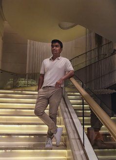 Loki G - Acompañantes masculino in Bangalore Photo 2 of 4