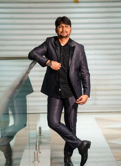 Lokiallrounder - Acompañantes masculino in Hyderabad Photo 1 of 2