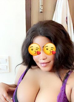 Lola - escort in Gurgaon Photo 3 of 6