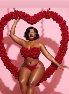 Lola - masseuse in Dubai Photo 2 of 4