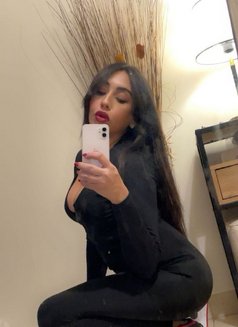 Lola - escort in Jeddah Photo 1 of 2