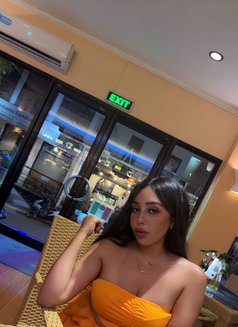 Lola - escort in Jeddah Photo 2 of 2