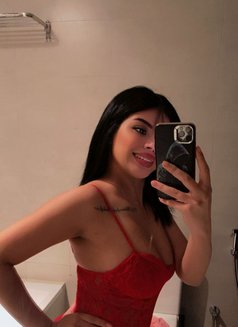 Lola New in Dubai - puta in Dubai Photo 4 of 9