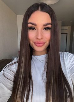 Lola - escort in İstanbul Photo 1 of 7