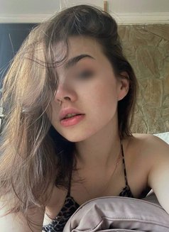 Lola - escort in Dubai Photo 1 of 13