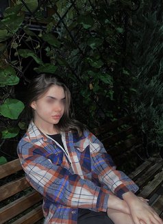 Lola - escort in Dubai Photo 2 of 13