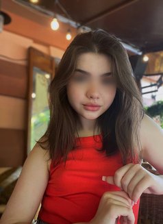 Lola - escort in Dubai Photo 4 of 13