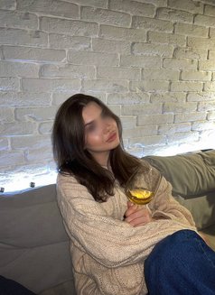 Lola - escort in Dubai Photo 10 of 13