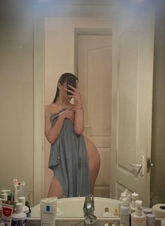 Lola - escort in Dubai Photo 13 of 16