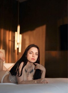 Lola20y, Sexy Snow White - escort in Dubai Photo 2 of 17