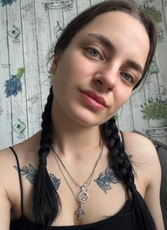 Lola20y, Sexy Snow White - escort in Dubai Photo 8 of 17