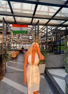 Lolah - escort in Pune Photo 2 of 4