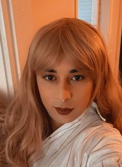 Loli - Acompañantes transexual in Muscat Photo 1 of 3