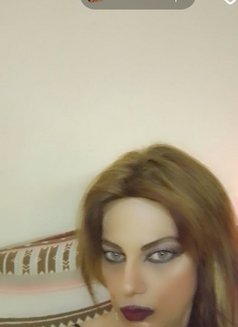 Lolita - Transsexual escort in Beirut Photo 7 of 8