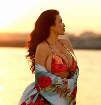 Lolita - puta in Beijing