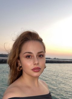 Lolita - escort in Doha Photo 4 of 8