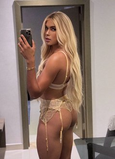 LOLLA TS ALWAYS HORNY WHIT LOT CUM - Acompañantes transexual in Dubai Photo 9 of 10