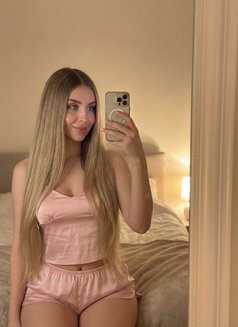 Lolli - escort in Hong Kong Photo 5 of 5