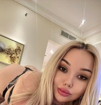 Lolly - escort in Beirut