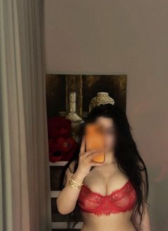 Lolo model - escort in Dubai Photo 3 of 7