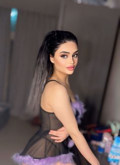 LOLO - escort in Dubai Photo 1 of 6