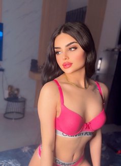 LOLO - escort in Dubai Photo 3 of 8