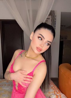 LOLO - escort in Dubai Photo 4 of 8