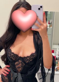 Lolotones - escort in Dubai Photo 4 of 5