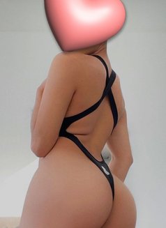 divan - Transsexual escort in Erbil Photo 2 of 2