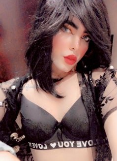 Lona - Transsexual escort in Kuwait Photo 2 of 11