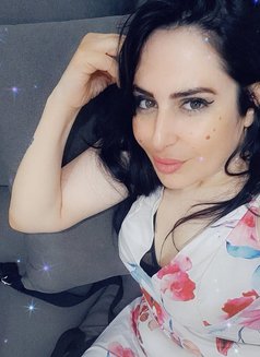 Lona - escort in Dubai Photo 2 of 2