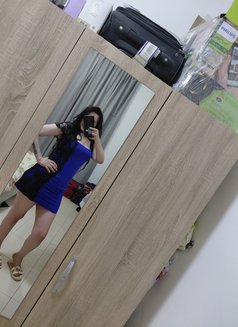 Lona - escort in Dubai Photo 3 of 3