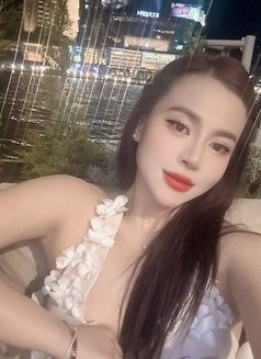 Lona - escort in Bangkok Photo 5 of 9