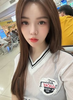 Lona, - escort in Hanoi Photo 3 of 16