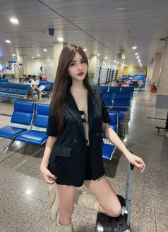 Lona, - escort in Hanoi Photo 1 of 27