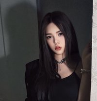 Lona, - puta in Hanoi