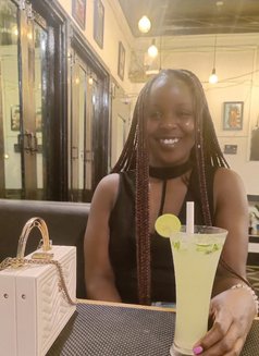 London - puta in Gurgaon Photo 4 of 4