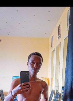 Long Cvck - Acompañantes masculino in Nairobi Photo 2 of 5