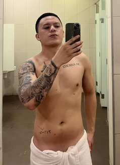 Longfucck - Male escort in Manila Photo 2 of 6