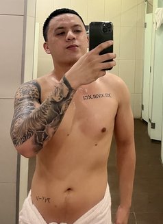 Longfucck - Male escort in Manila Photo 4 of 6