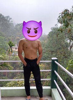 Lonniee - Male escort in Kolkata Photo 1 of 3