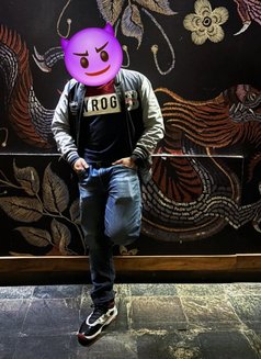 Lonniee - Male escort in Kolkata Photo 4 of 4