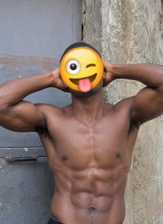 Lonny - Acompañantes masculino in Nairobi Photo 1 of 2