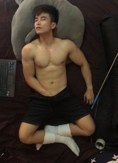 Lookii - Acompañantes masculino in Singapore Photo 3 of 7