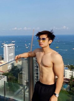 Lookii - Acompañantes masculino in Singapore Photo 6 of 7