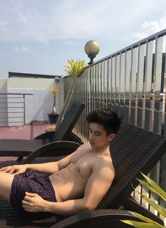 Lookii - Acompañantes masculino in Singapore Photo 7 of 7
