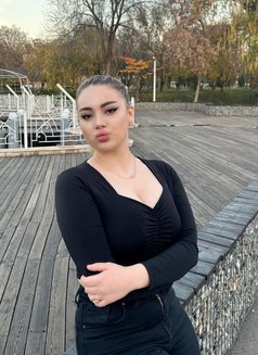 Looking for Premium Pune Russian Girls - puta in Pune Photo 4 of 5